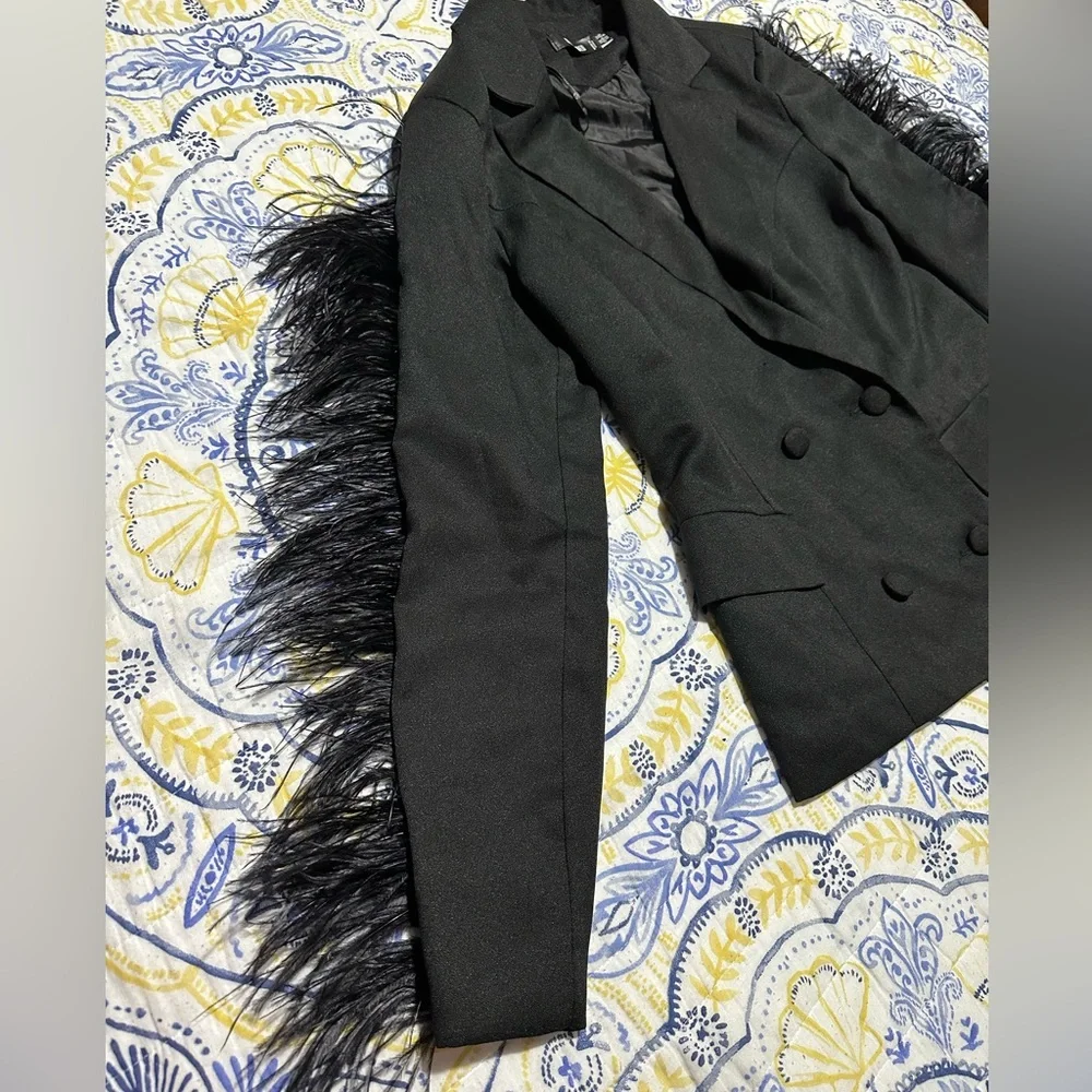 Blazer - Picture 5 of 5